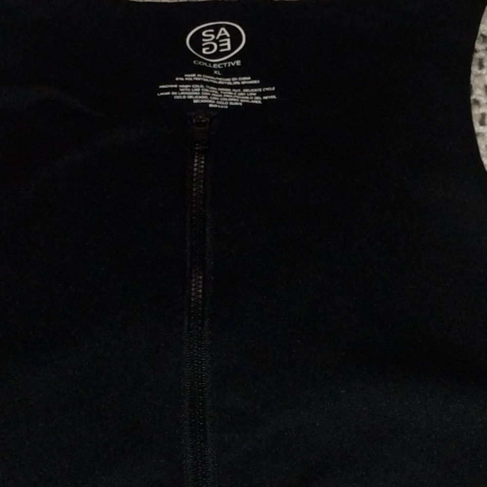 Sage Collective Black Racerback Zip Up Yoga Cropped Tank Sz XL NWOT - Picture 4 of 9